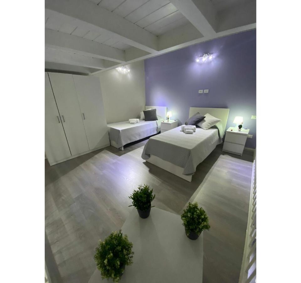 Bnb Archimede Aeroporto di Catania Fontana Rossa Esterno foto