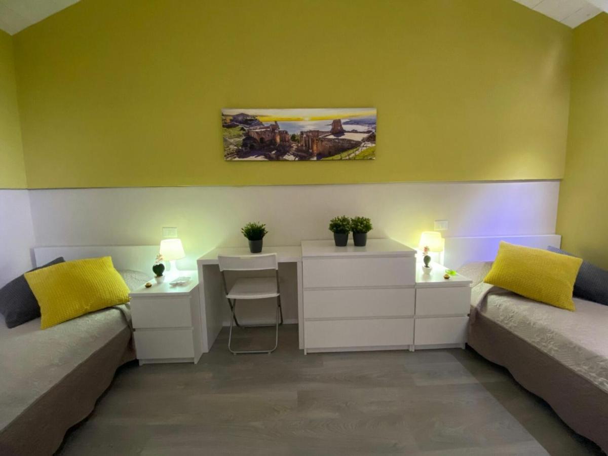 Bnb Archimede Aeroporto di Catania Fontana Rossa Esterno foto