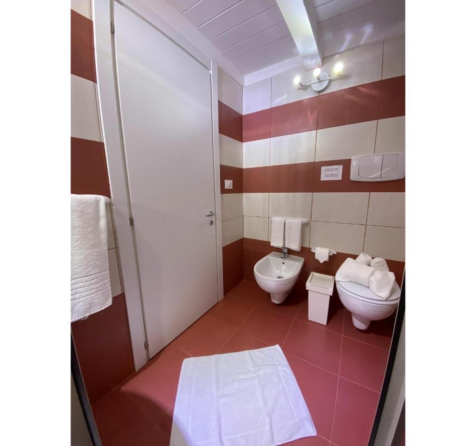 Bnb Archimede Aeroporto di Catania Fontana Rossa Esterno foto
